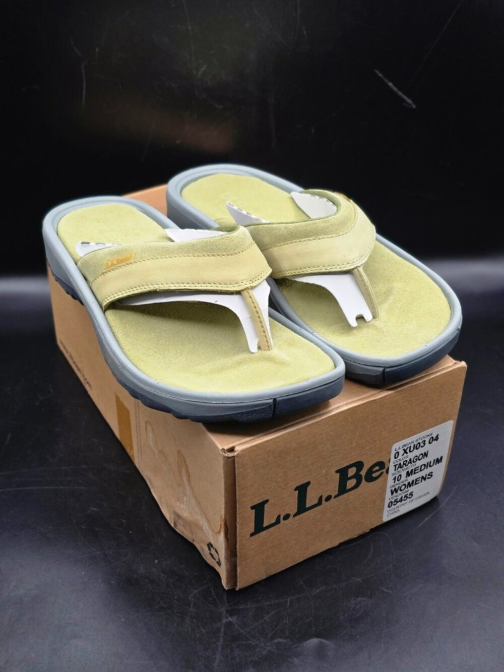 L.L. Bean Green Comfort Flip Flop Sandals Size 10 NIB